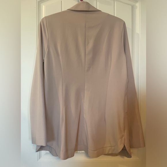 Size medium women’s lilac blazer from dynamite - Picture 3 of 3